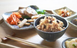 コンビニ食でのダイエット例(サラダチキン・サラダ・魚の切り身)