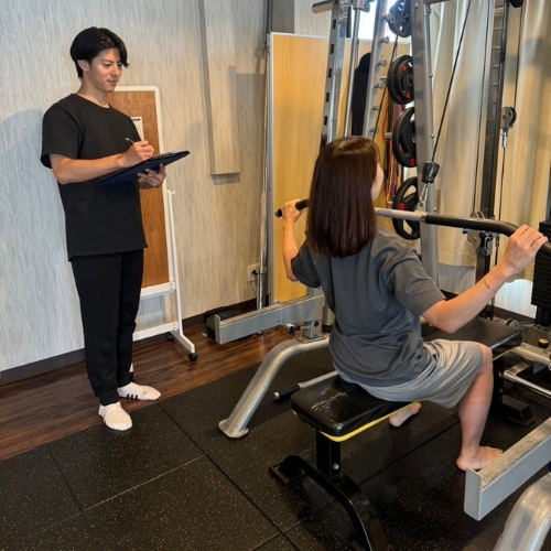 高槻でトレーニングを受ける女性